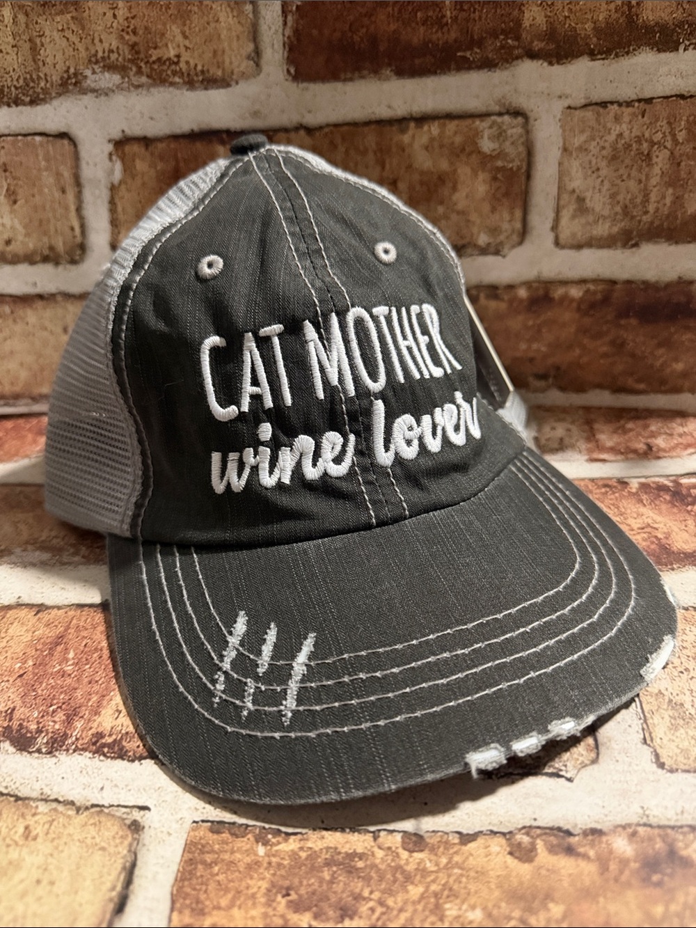 Katydid Black‎ and White "Cat Mother Wine Lover" Cap